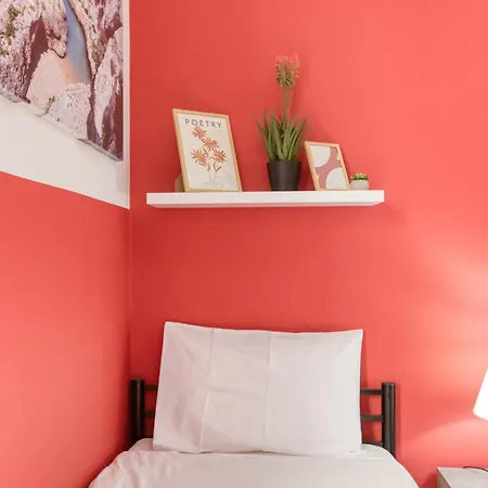 A Lovely And Cosy 3br In The Centre Of By 360 Estates *