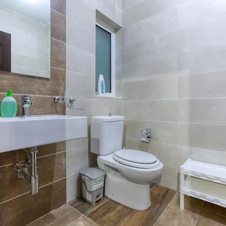 A Lovely And Cosy 3br In The Centre Of By 360 Estates